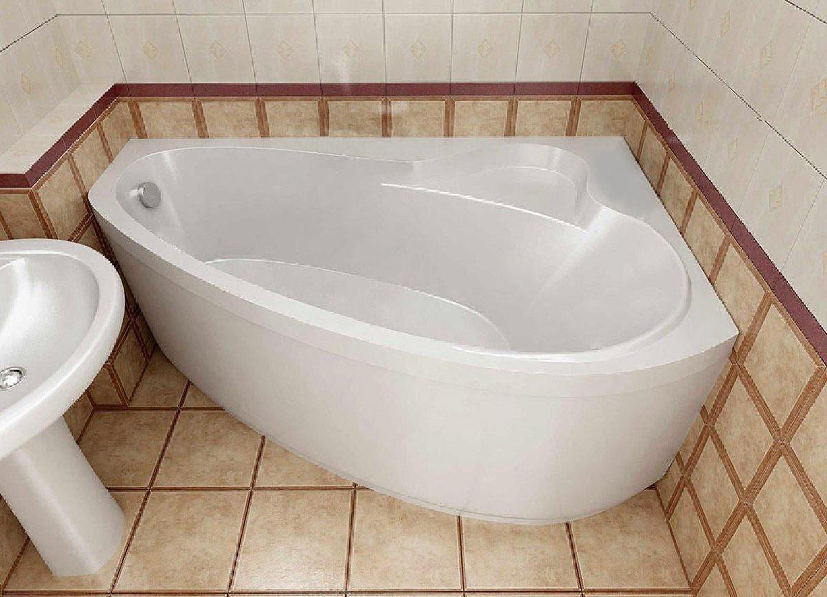 Большие, ассиметричные и угловые акриловые ванны: сравнение моделей